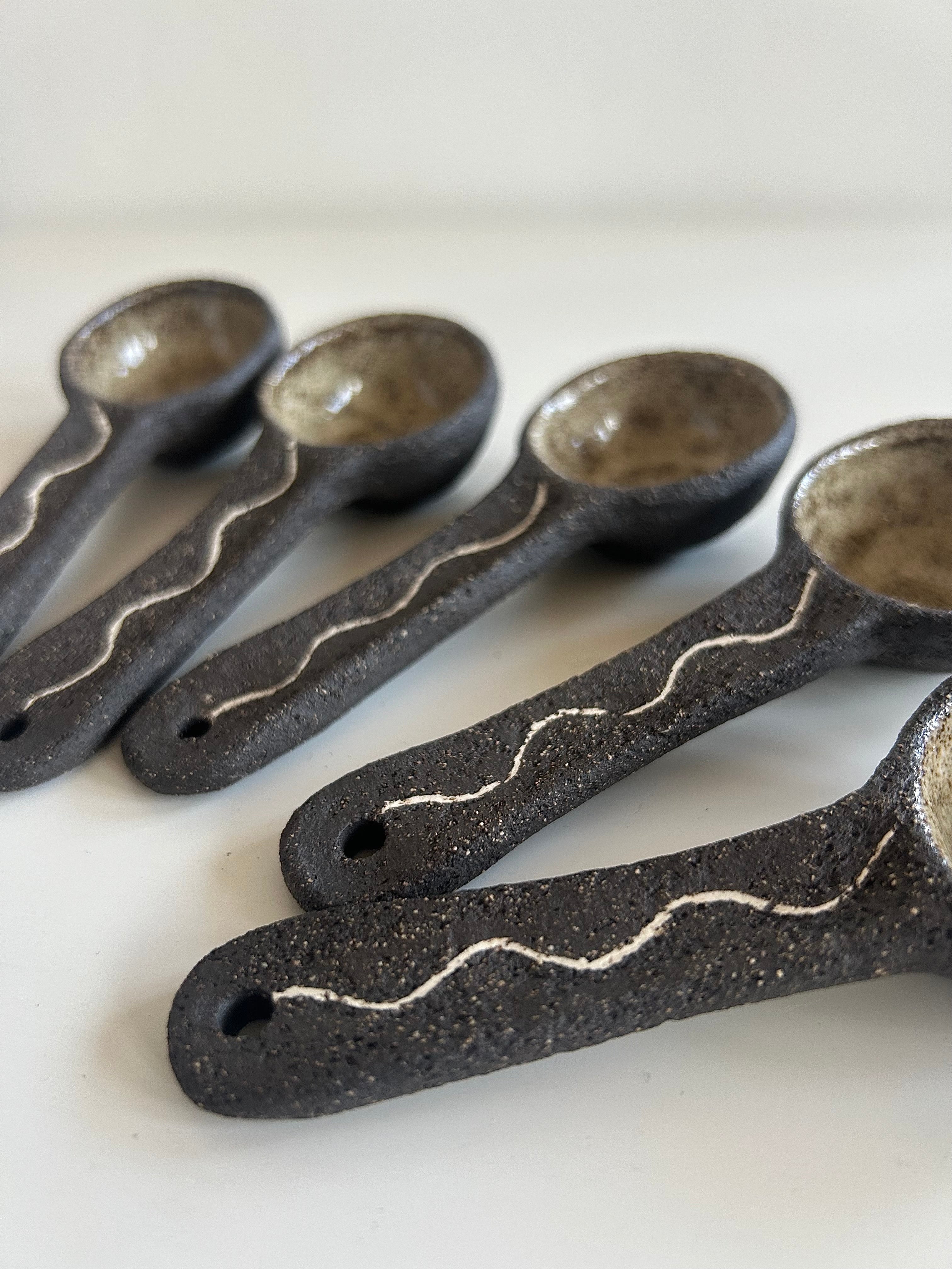 Ręcznie robiona ceramiczna łyżeczka – do kawy, soli i przypraw