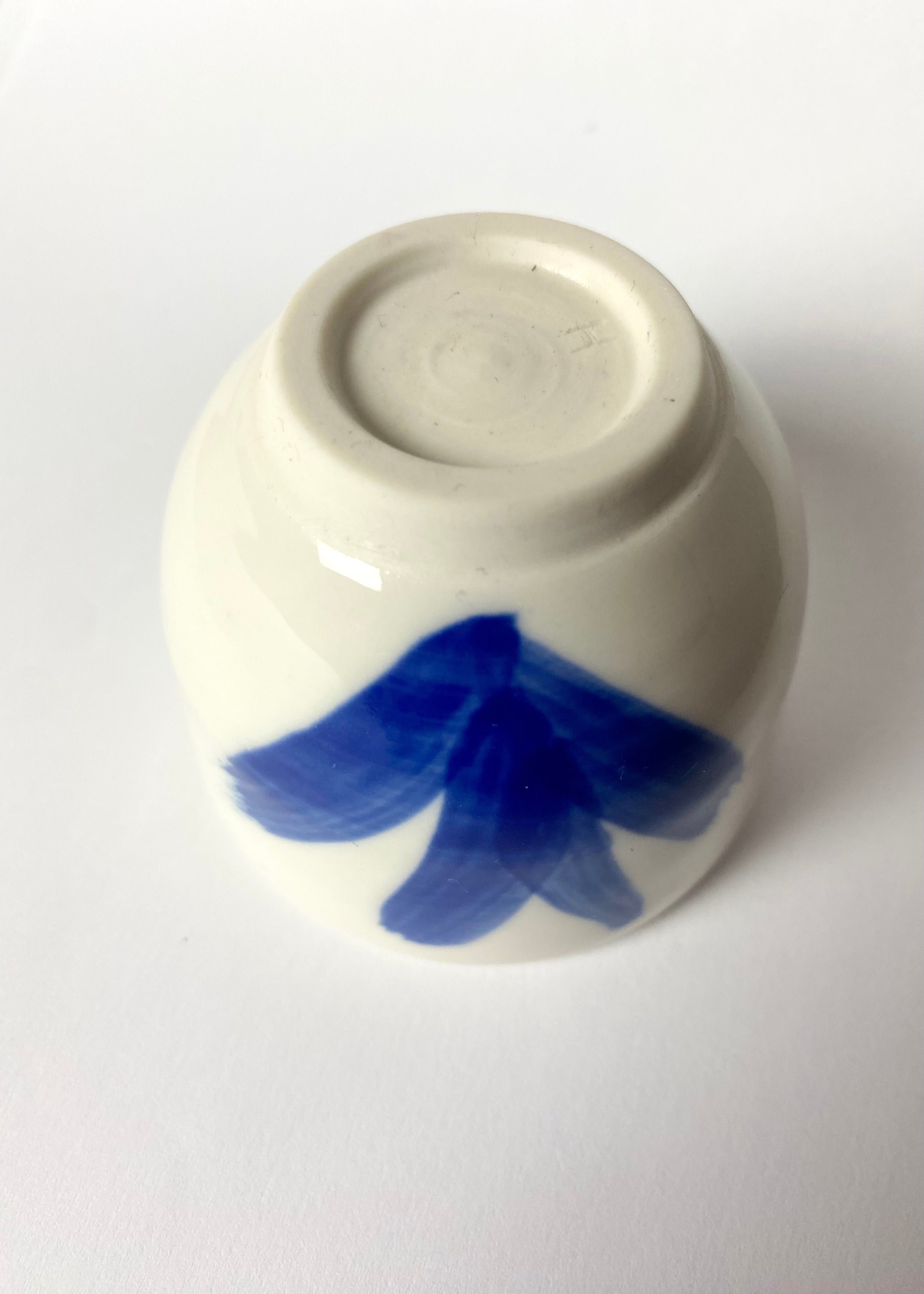 Mała czarka z porcelany malowana nr 2