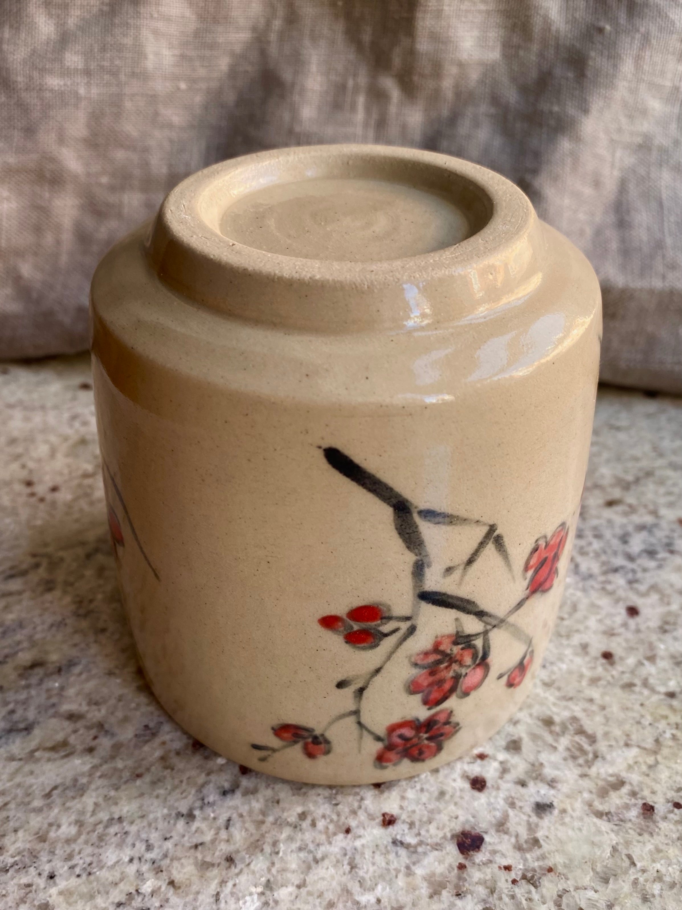 Czarka yunomi z kamionki kwiaty śliwy - Alike Pottery Studio