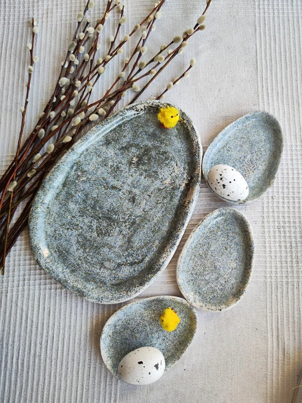 Duża ceramiczna wielkanocna nakrapiana patera w kształcie jajka - Alike Pottery Studio