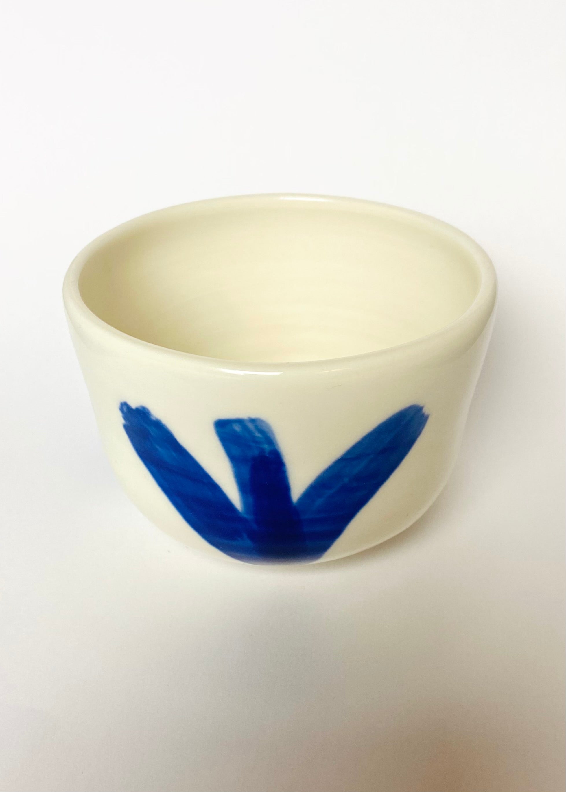 Czarka z porcelany malowana