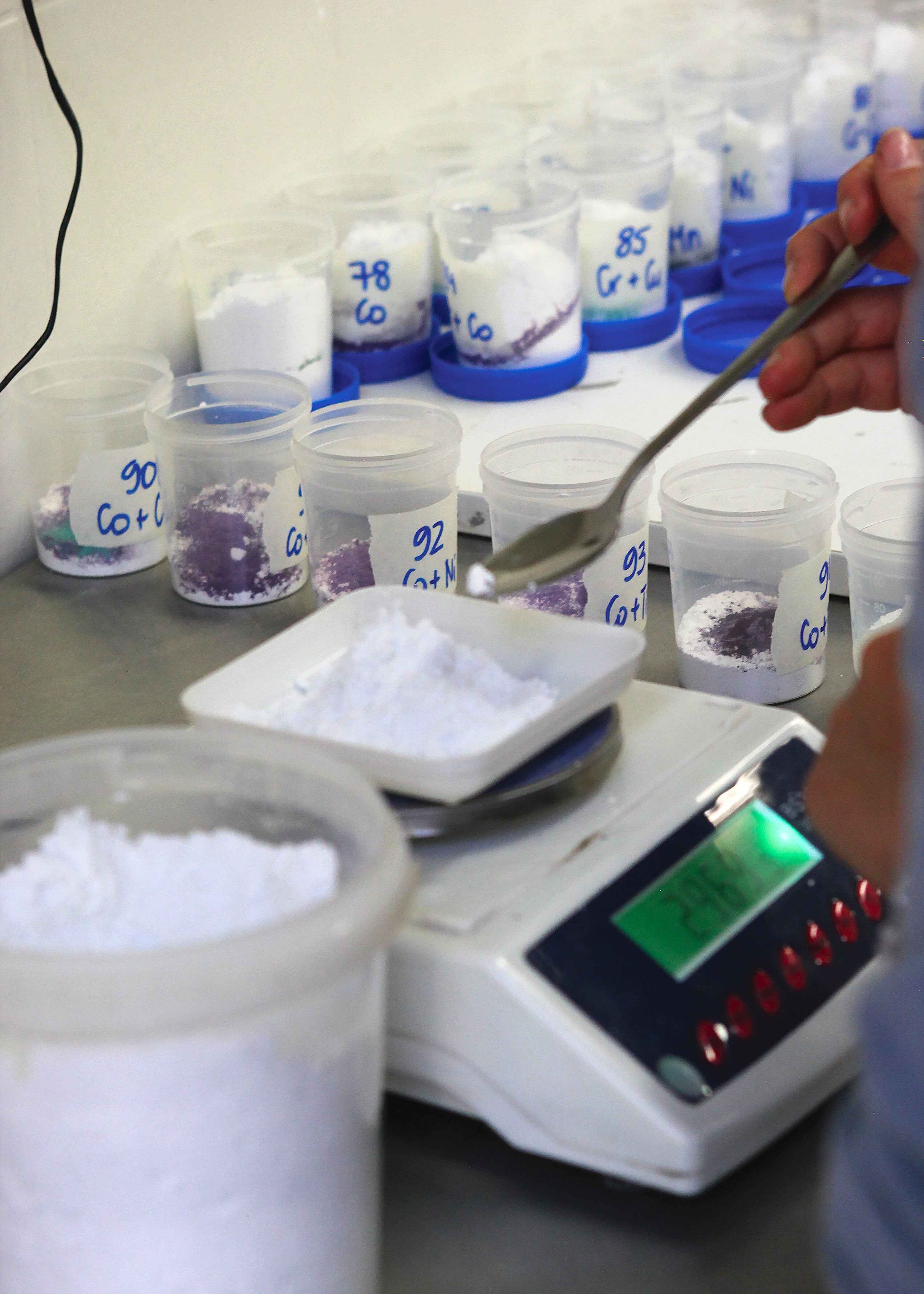 Weekendowe warsztaty z technologii szkliw ceramicznych