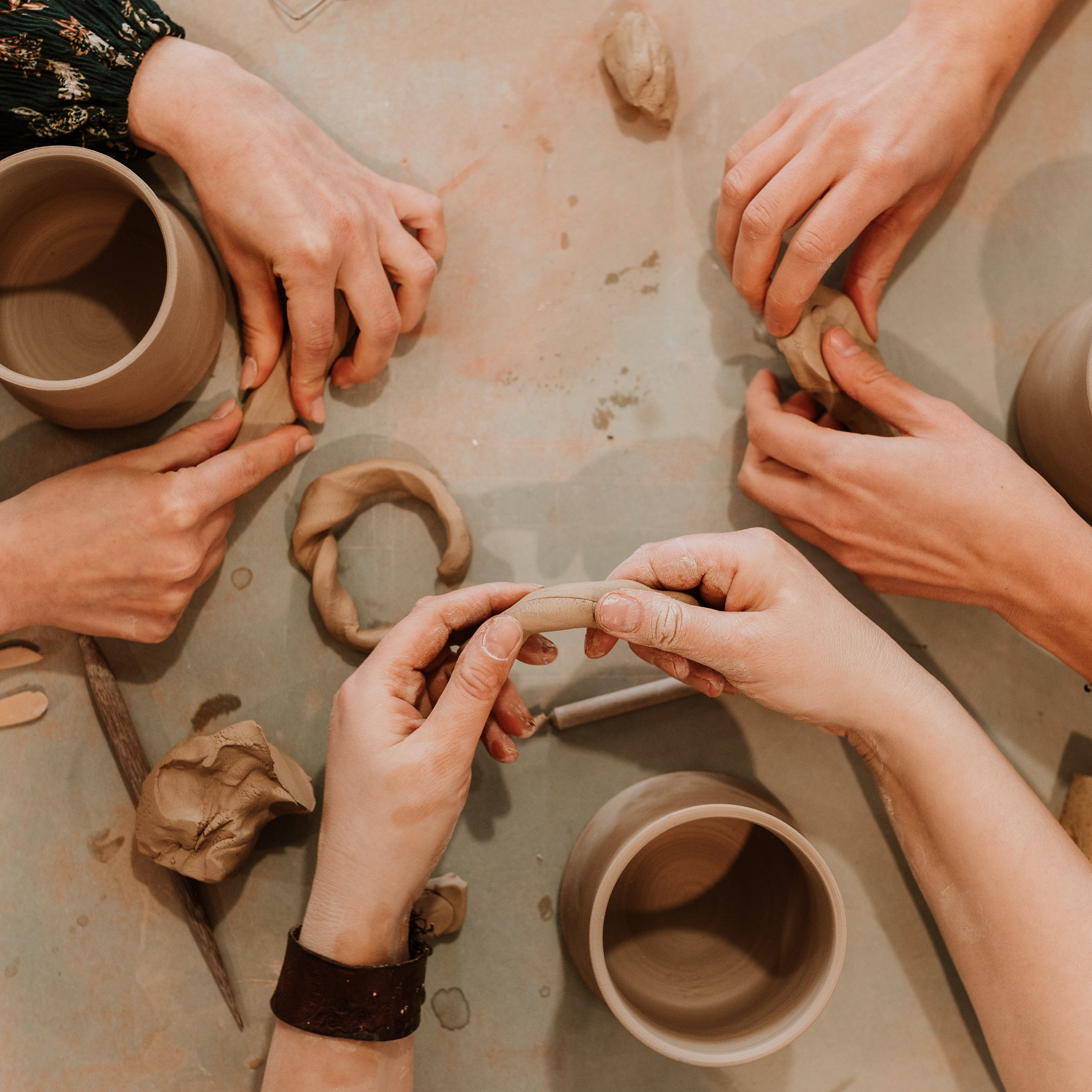 Pierwsze spotkanie z ceramiką – warsztaty dla początkujących - Alike Pottery Studio
