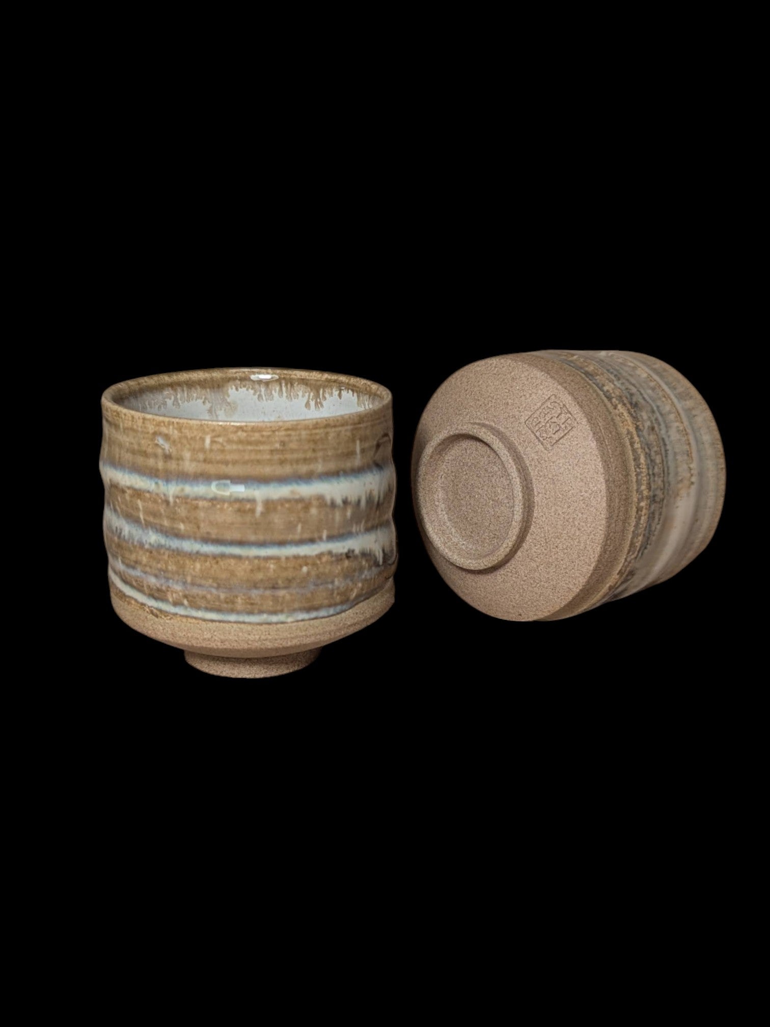 Zestaw dwóch czarek guinomi. (sake, espresso)