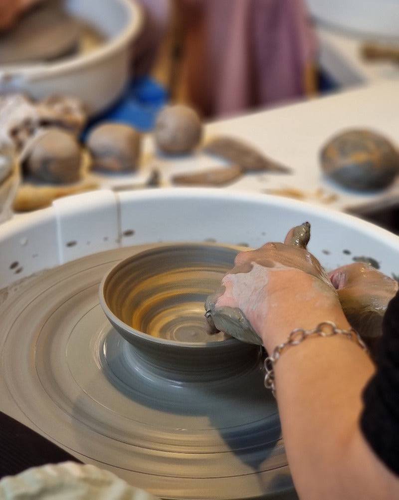 Nauka toczenia dla nastolatków - Alike Pottery Studio