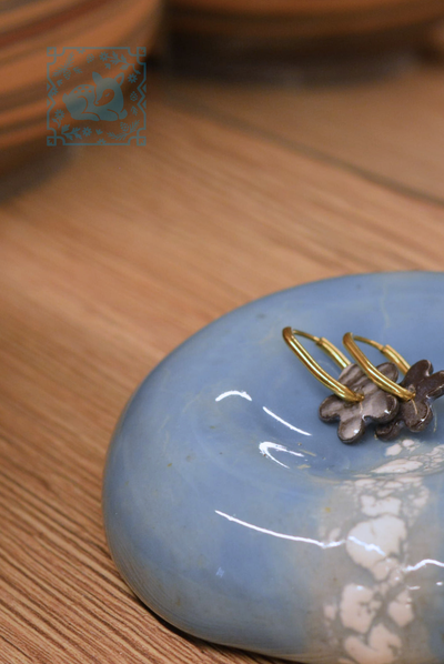 Kolczyki czarne kwiatki z barwionej porcelany w technice nerikomi #15 - Alike Pottery Studio