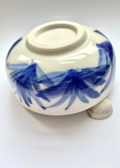 Czarka niska z porcelany malowana