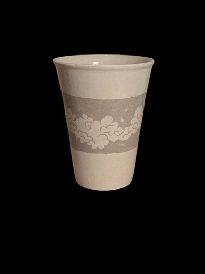 Kubek bez ucha z motywem chmur (mishima) - Alike Pottery Studio