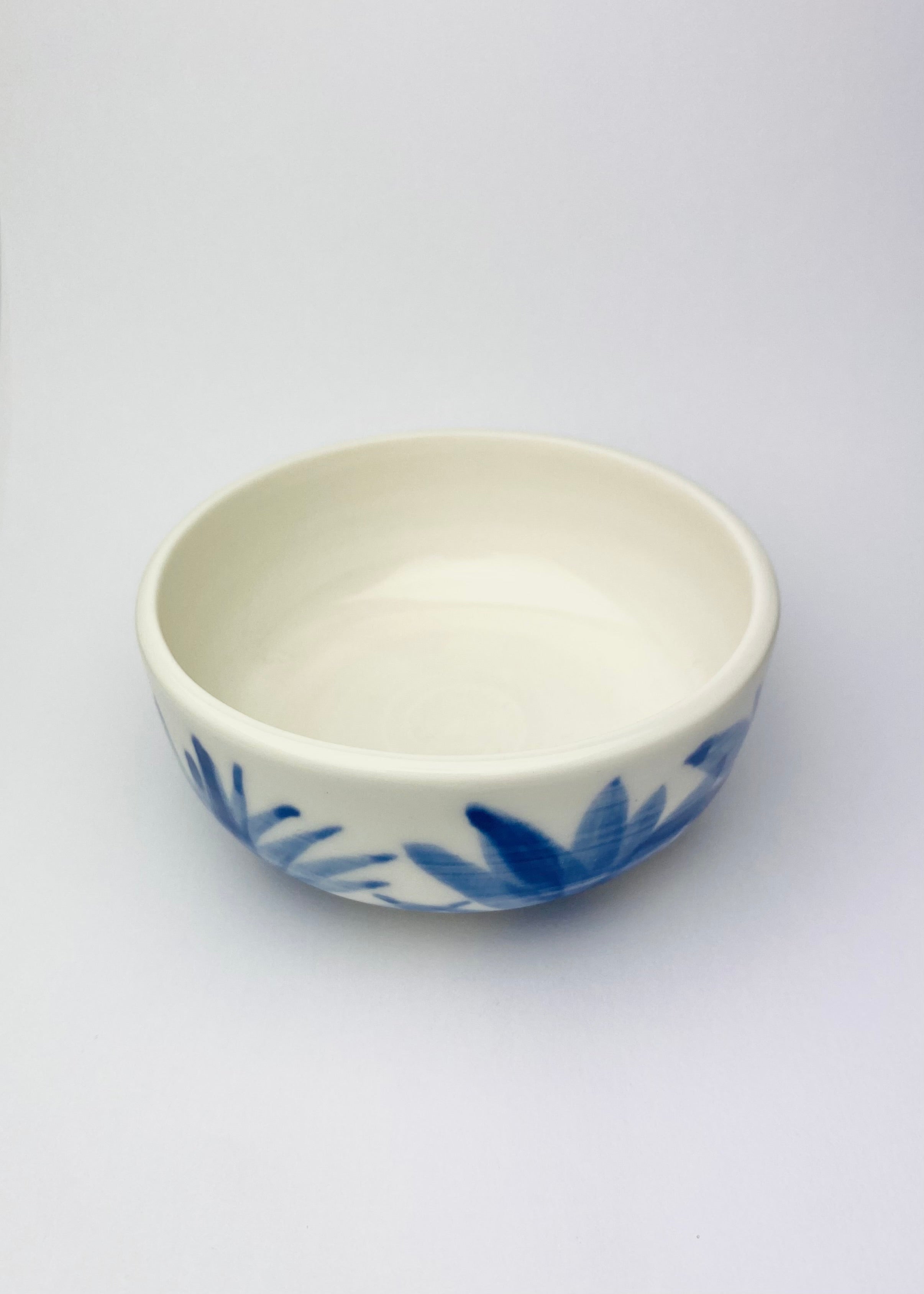 Czarka niska z porcelany malowana