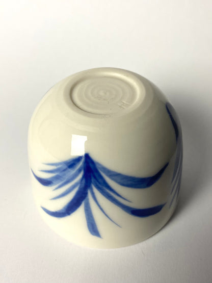 Mała czarka z porcelany malowana nr 1