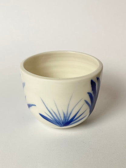 Mała czarka z porcelany malowana nr 1