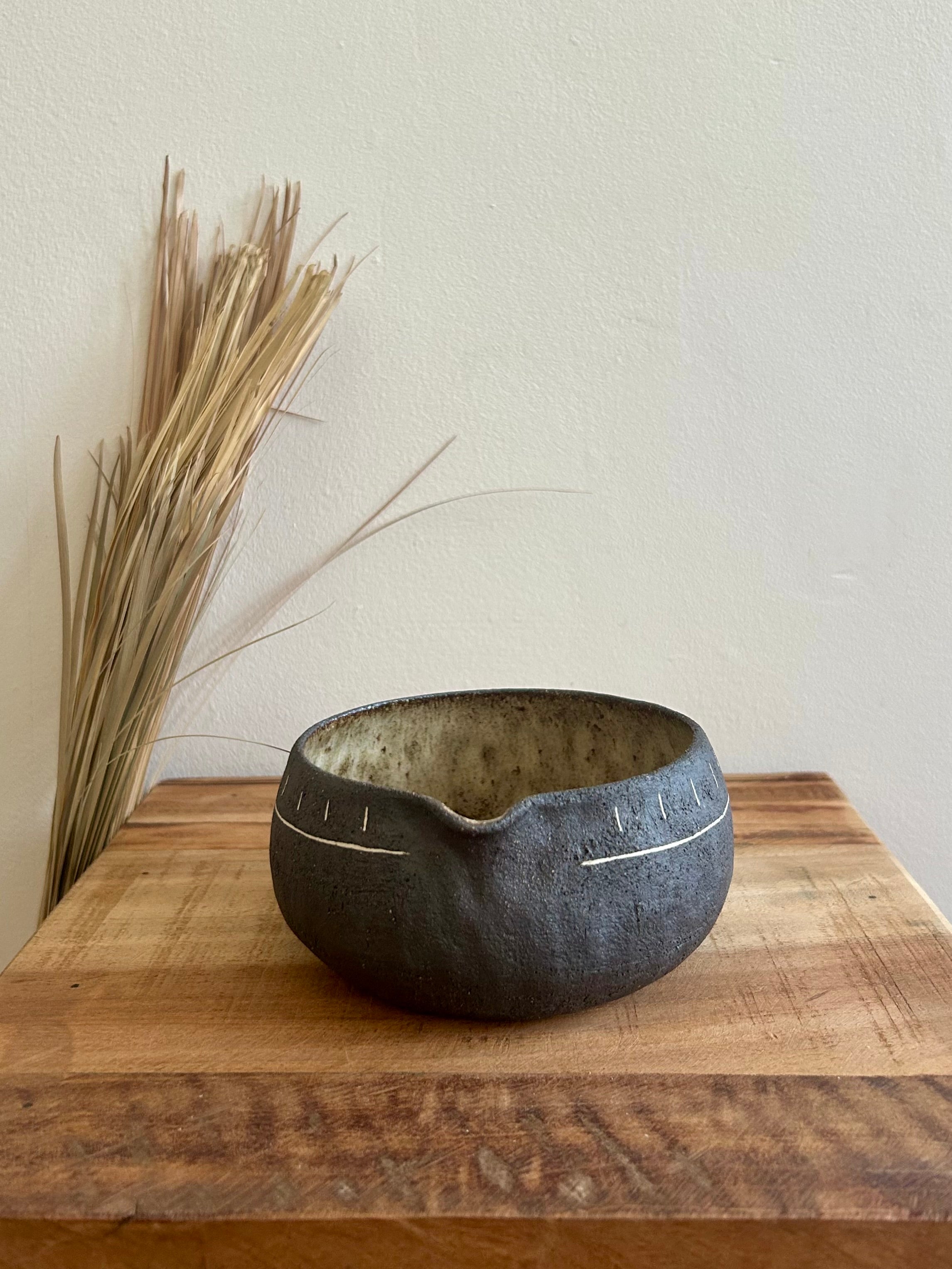 Czarka do Matcha – Ręcznie Robiona Ceramika | Seria White Horizon 330ml - Alike Pottery Studio