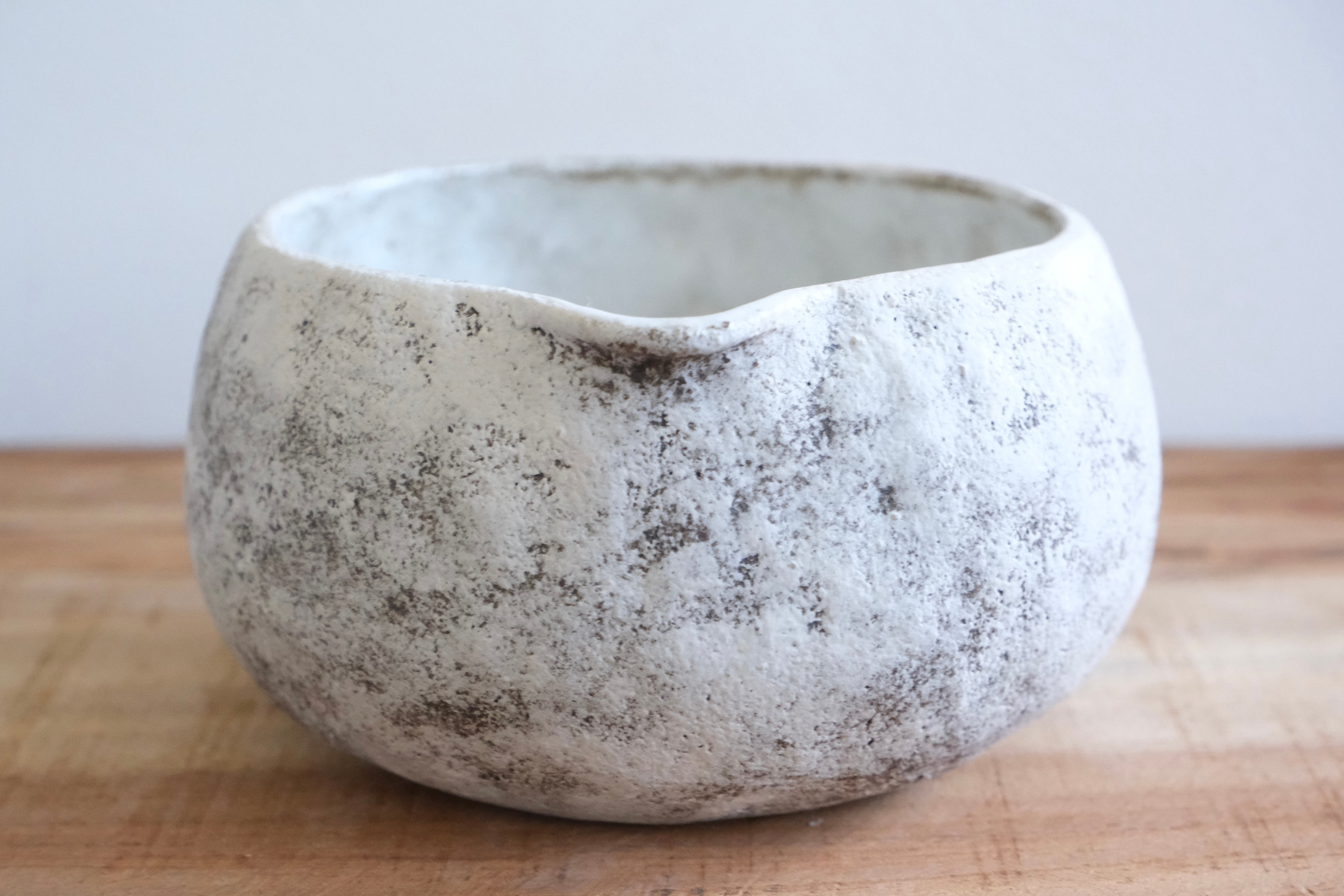 Czarka do Matcha z Dzióbkiem – Ręcznie Robiona Ceramika, Styl Chawan | Kamionka Wabi Sabi | 400ml