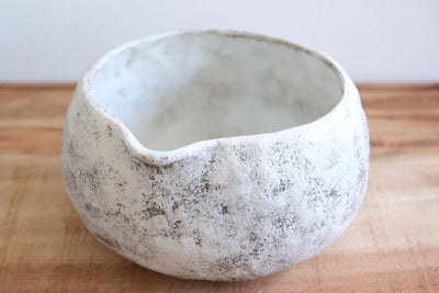 Czarka do Matcha z Dzióbkiem – Ręcznie Robiona Ceramika, Styl Chawan | Kamionka Wabi Sabi | 400ml