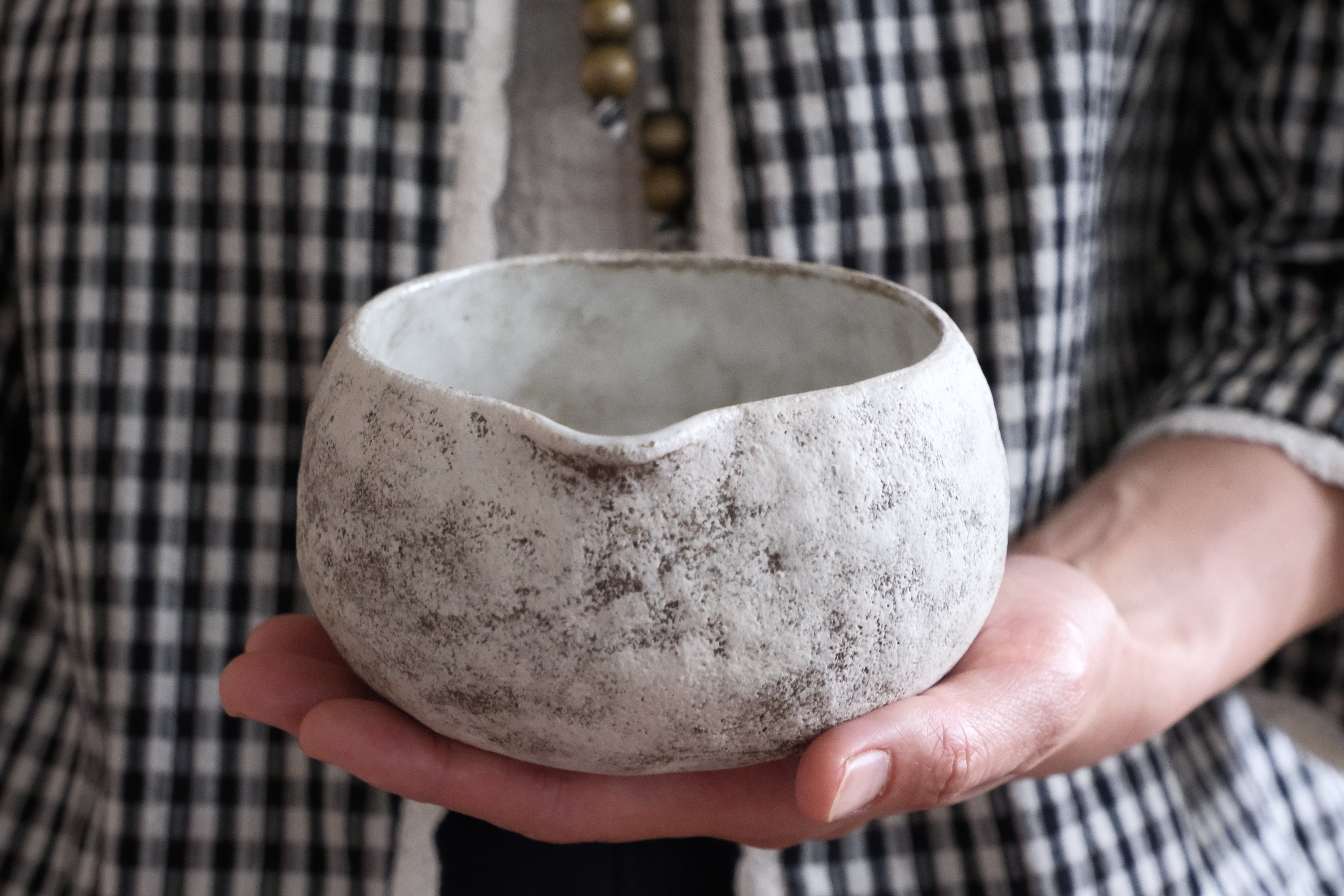 Czarka do Matcha z Dzióbkiem – Ręcznie Robiona Ceramika, Styl Chawan | Kamionka Wabi Sabi | 400ml