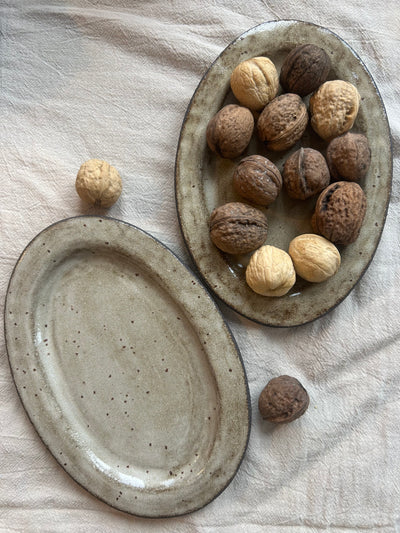 Owalny talerz ceramiczny 18,5 × 13 cm – ręcznie robiony - Alike Pottery Studio