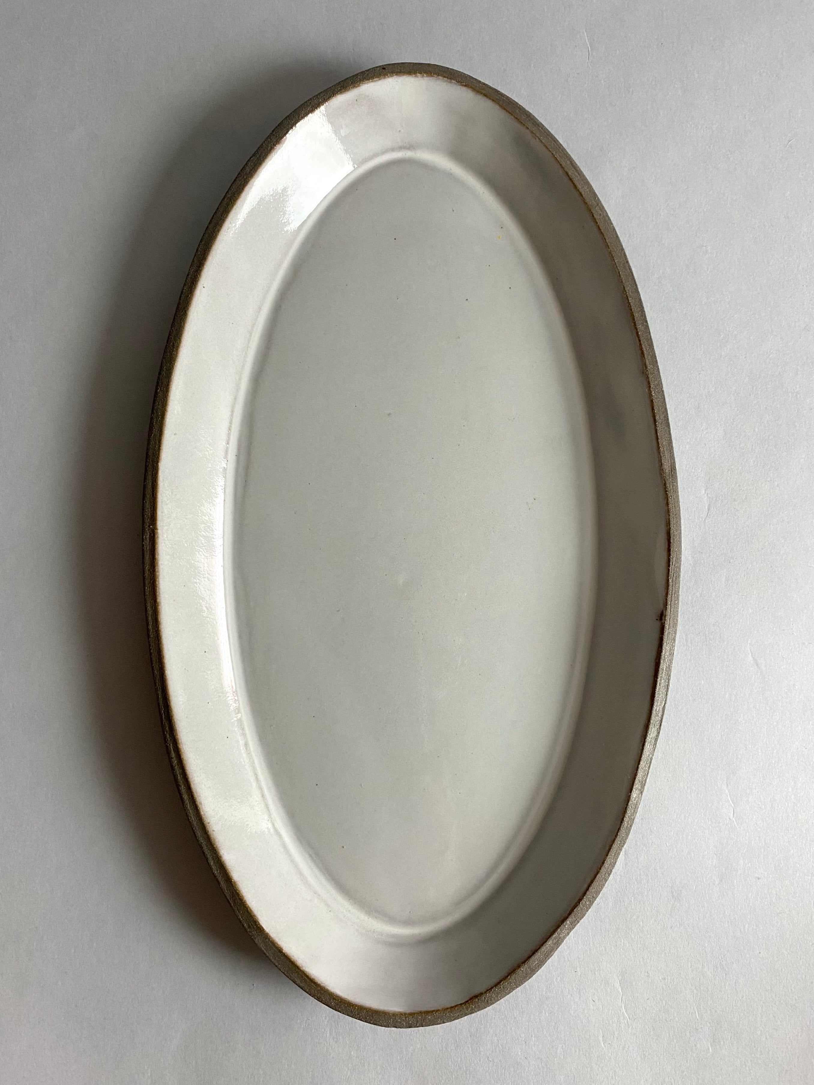 Minimalistyczny półmisek z szarej gliny kamionkowej - Alike Pottery Studio