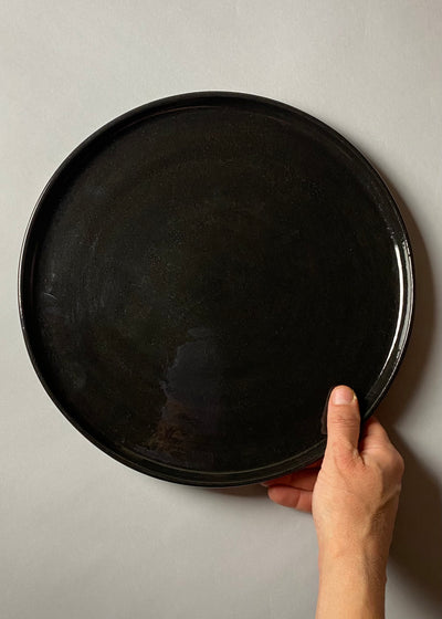 Patera z czarnej kamionki duża 29 cm - Alike Pottery Studio