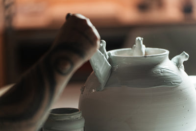 Ceramika w kadrze - Alike Pottery Studio