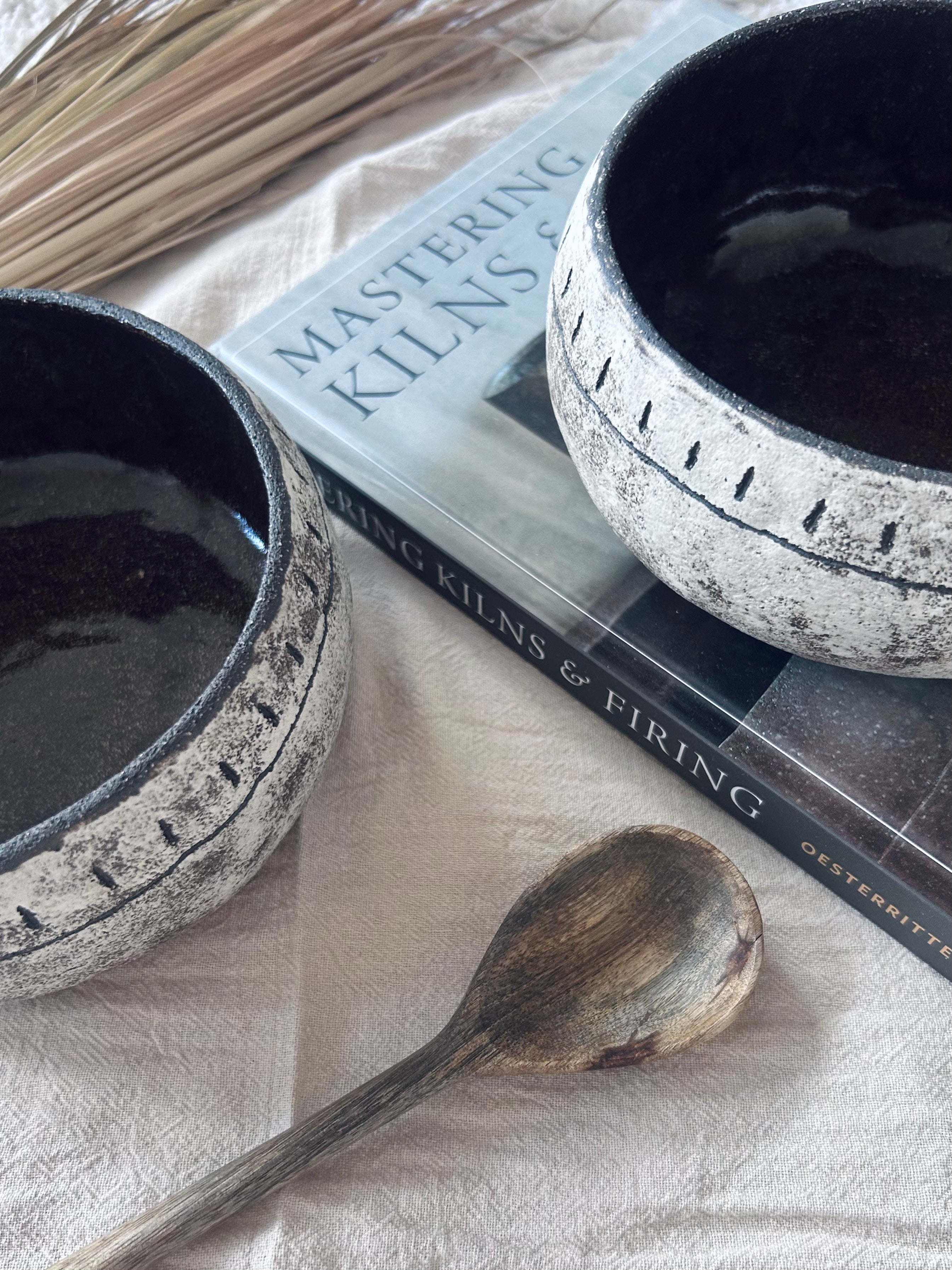 Ceramiczna Miska Zupowa – Ręcznie Robiona Kamionka, Styl Wabi Sabi | 700ml - Alike Pottery Studio