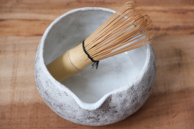 Czarka do Matcha z Dzióbkiem – Ręcznie Robiona Ceramika, Styl Chawan | Kamionka Wabi Sabi | 400ml