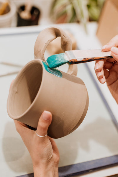 Zdobienie ceramiki – farby i szkliwa - Alike Pottery Studio