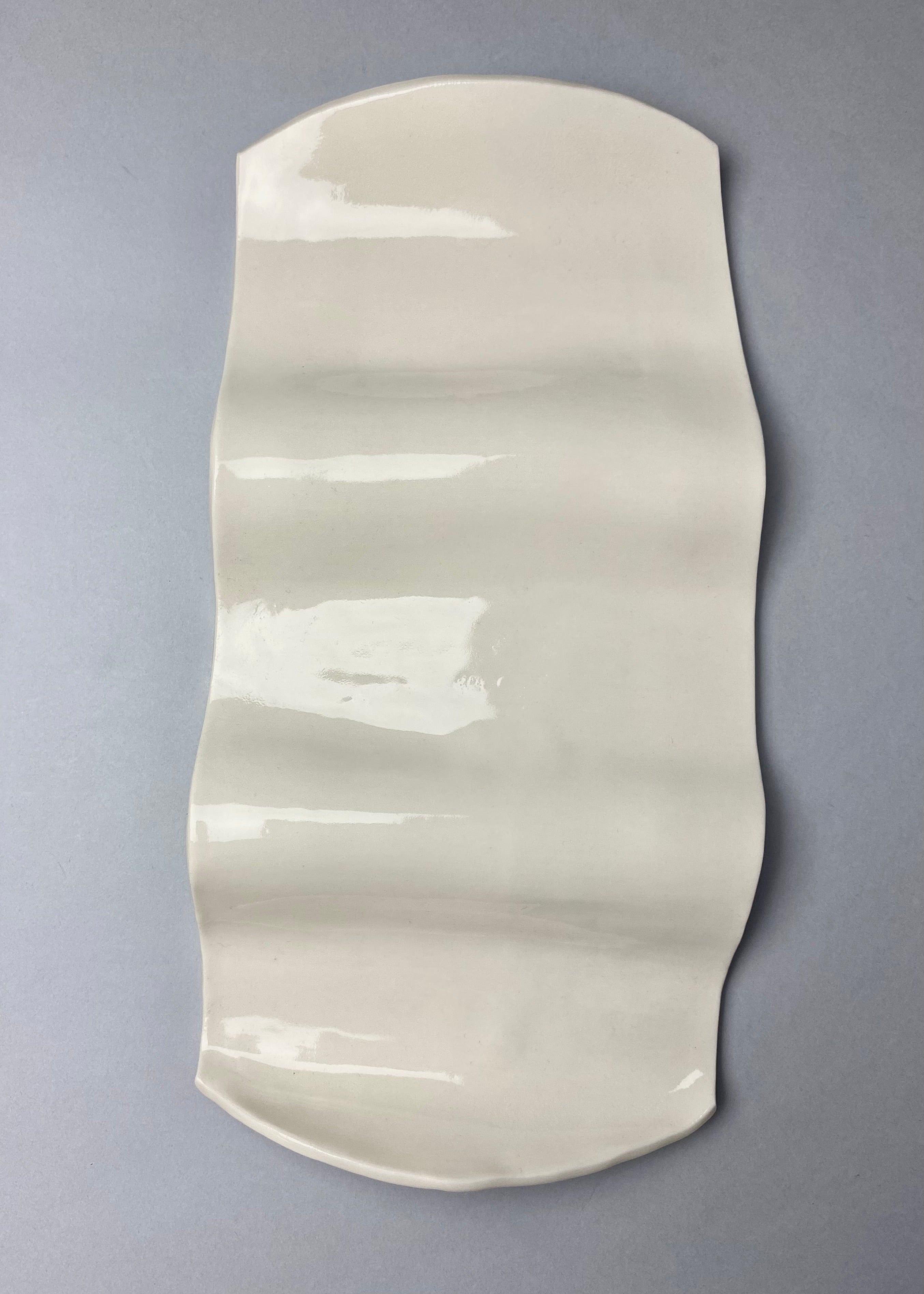 Forma falowana z porcelany