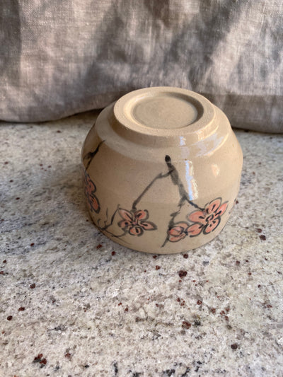 Czarka chawan z kamionki kwiaty śliwy - Alike Pottery Studio