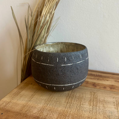 Ceramiczny Kubek Wabi Sabi – Ręcznie Robiony z Kamionki | Idealny na Kawę, Herbatę i Matchę | 330ml - Alike Pottery Studio