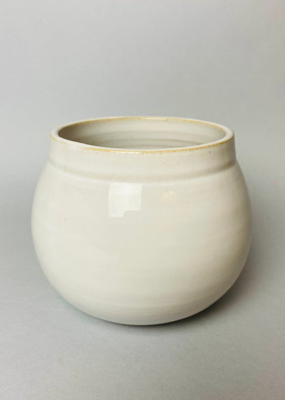 Wazonik z kamionki biała kula